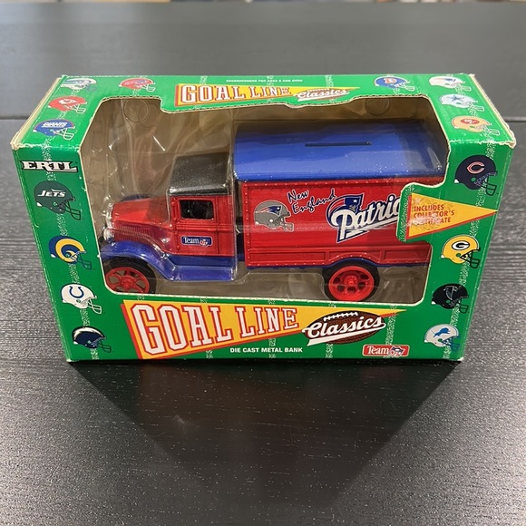 New England Patriots Vintage Goal Line Die Cast Metal Car Coin Bank - Picture 7 of 9